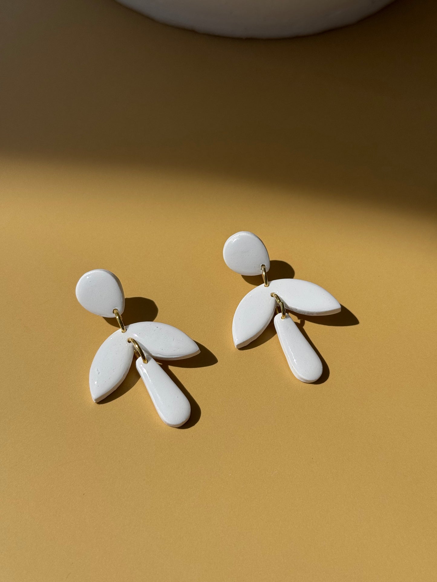 White Dangles