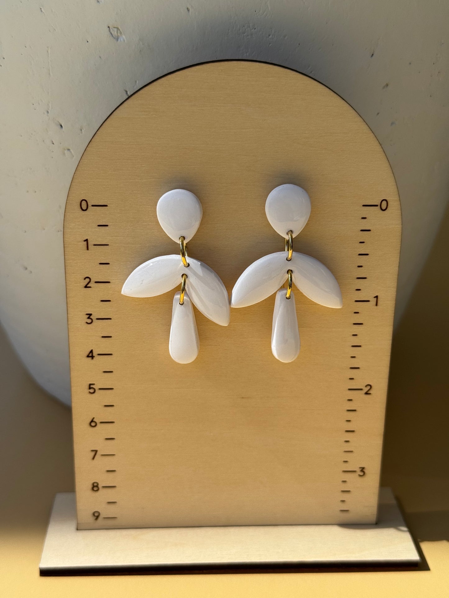White Dangles