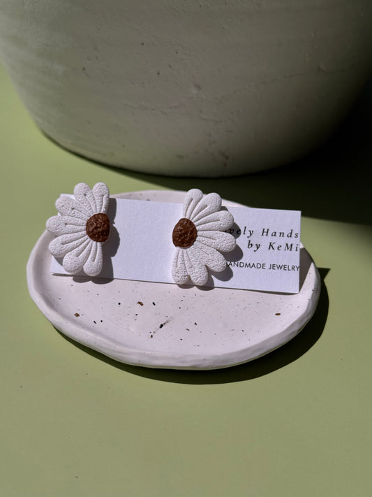 White Margarita studs